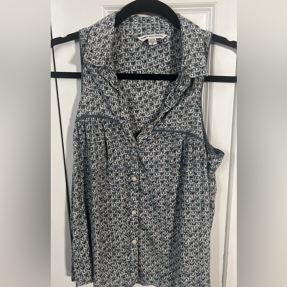 ‼️3/$30‼️American Eagle Outfitters Sleeveless tank  - Blue and Red Pattern